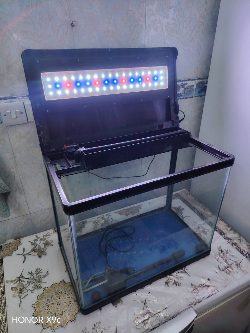 حوض سمك كل عيب مابي شغال كل كهربائيات
قياسات
الارتفاع 47
العمق 32
العرض 57
السعر 50 الف


**إذا كنت صاحب هذا الإعلان وتريد حذفه لأي سبب، رجاءا أرسل رسالة إلى الدعم الفني**