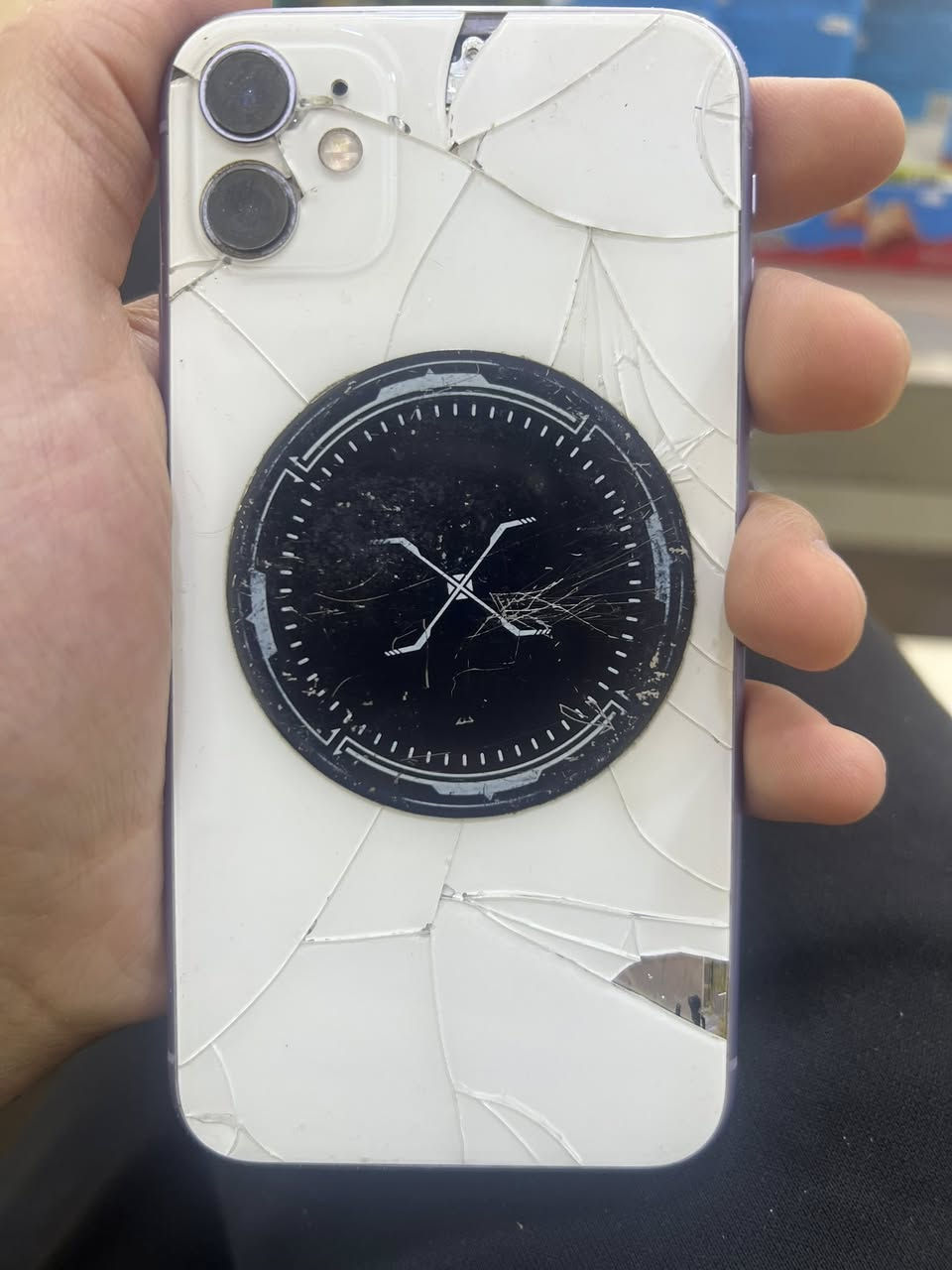 ايفون 11 عادي ضهره مفطور ومبدل بطاريه وشاشه رايده مراوس بحساب ببجي او بيع مكاني بغداد الدوره ***********
