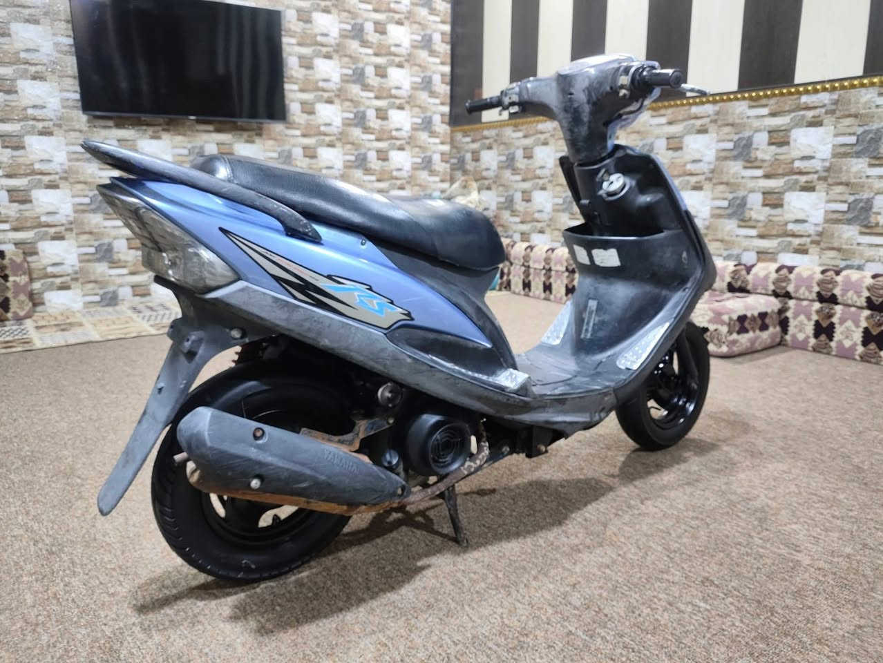 سلام عليكم ماكس عدلة دراجة كفالة عاملة كفرات ختم كهربائيات كلها شغالة نكرت سلف دراجة كلها بلادية مكينة ما مفتوحة مكان زبير سعر ٨٠٠ وبيها مجاال
***********
