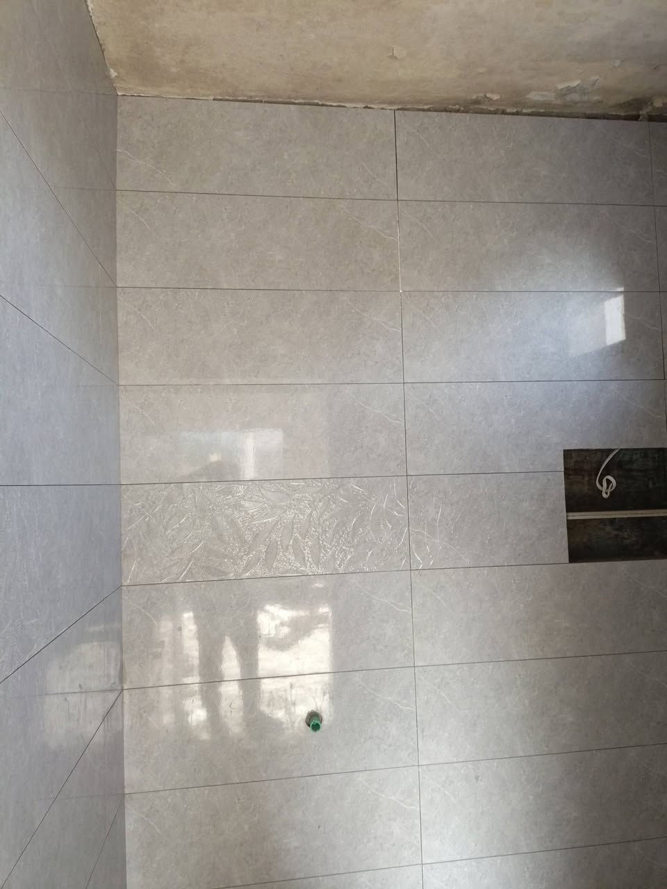 لسلام وعليكم شغلنا سيراميك ومرمر وارضي شرط شغل رقم واحد عليزر اسعار مناسبه للاستفسار ***********
*********** او خاص متفرغ حاليا
