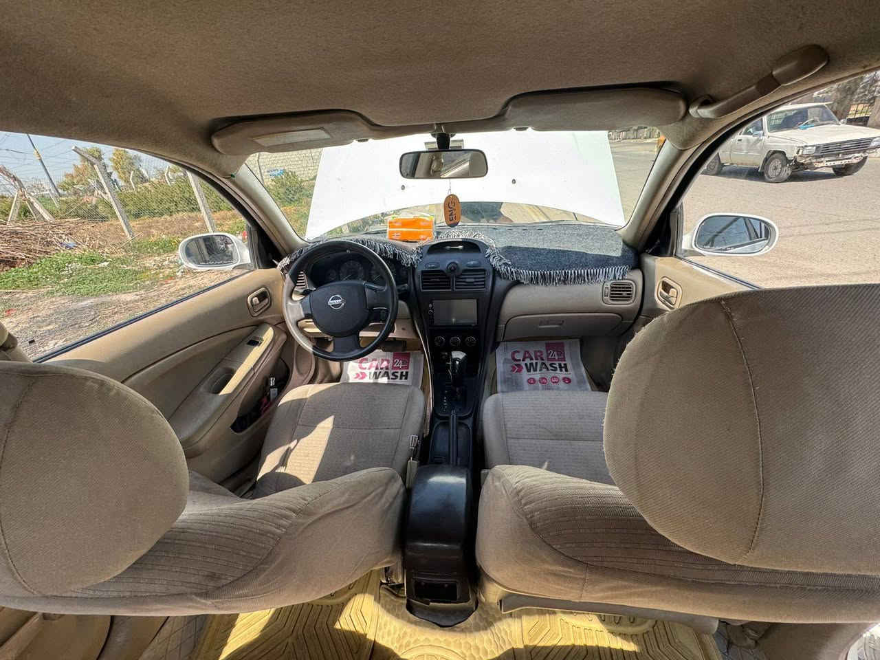 نيسان صني 2012 كوري سياره نضيفه ماشاء الله بيه فقط تعديل باب خلفي سايق بدون دواخل محرك كير بشرط رقم سليمانيه سنويه جديد سعر سيارة 115 ورقه  وبيه مجال اشويه . 
رقم الهاتف ***********
