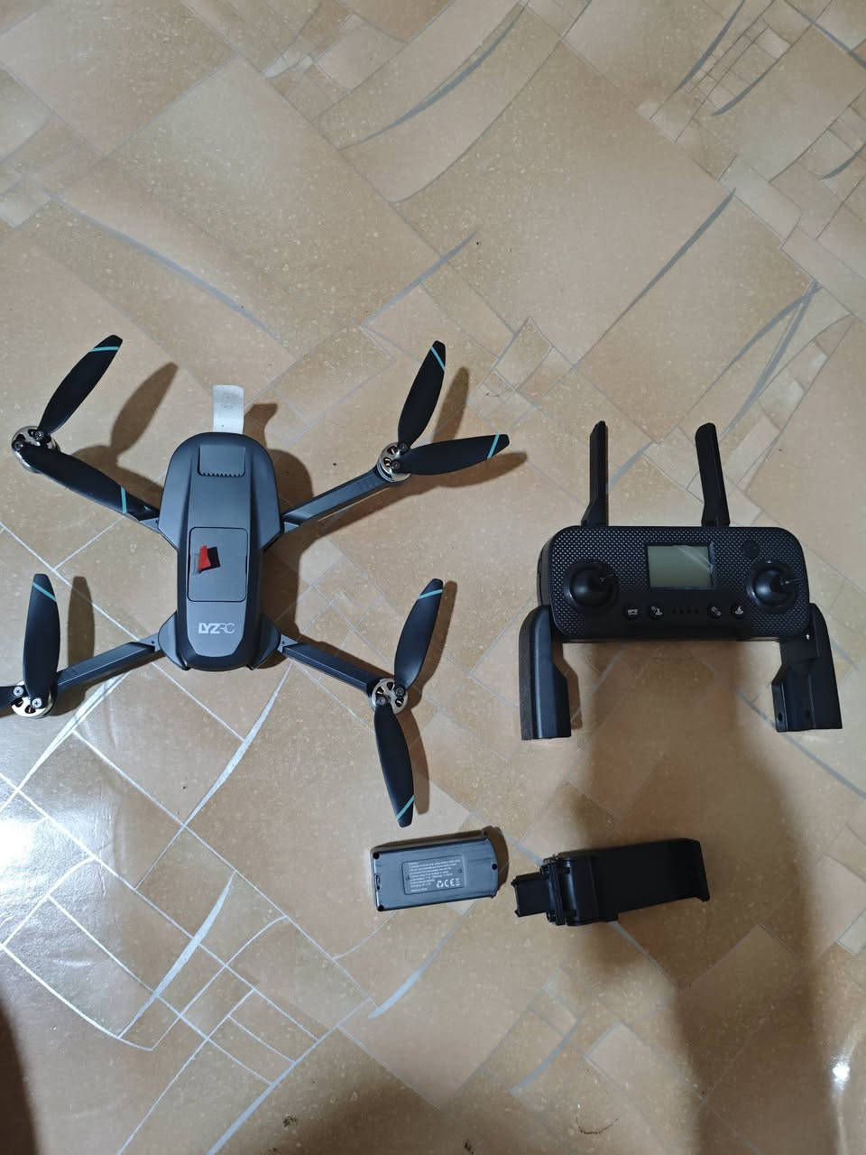 مرحبا اخوان L200 pro جديده لوك بس الكمبل بي خلل نضام البيع فحم الي تفيده يراسلني ***********
