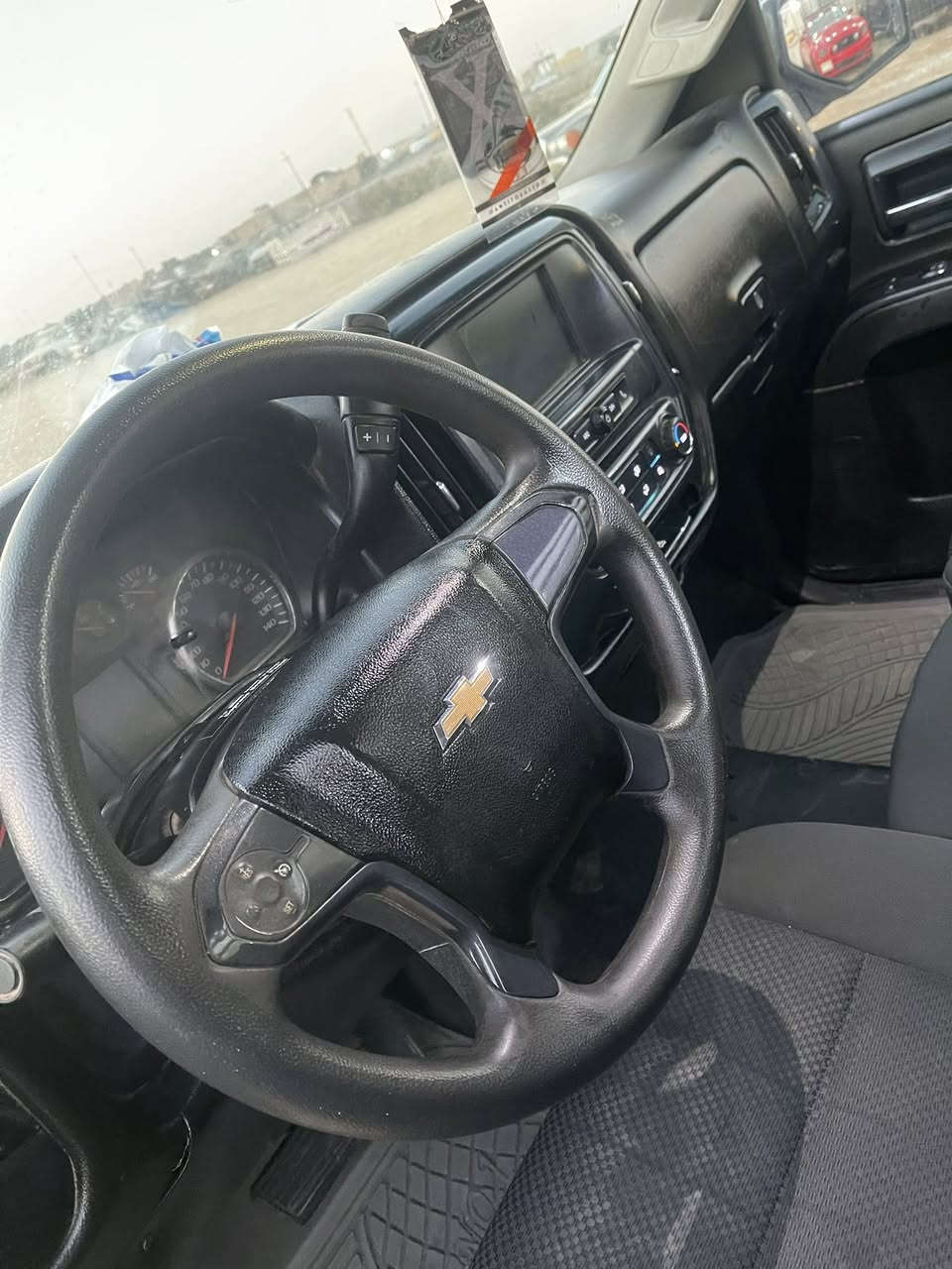 سلام عليكم للبيع أو مراوس سلفرادو  مديل 2018تحويل مباشر  السعر 123وبيه مجال سياره جاهزه سنويه جديده رقم بغداد مكان ناصريه قضاء الرفاعي هذه رقمي ***********
