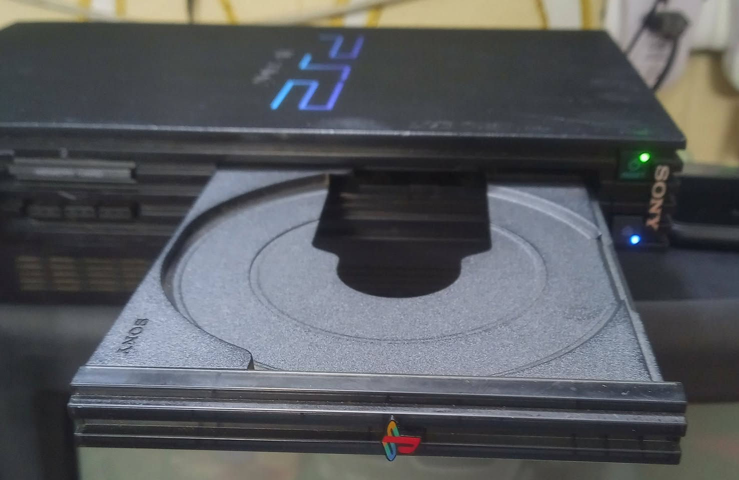 بلي 2 كامل ملحقات فلاش بي 29 لعبه جوستك واحده وفيشه وواير السعر 40 قفل بغداد الامين ماعندي توصيل ***********
