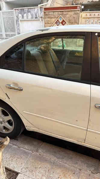 سوناتا ٢٠٠٧  محرك اربعة سلندر ٢٤٠٠ دوش وارد امريكي 

ممشى السيارة ١٤٢ الف كيلومتر 

السيارة مصبوغة صبغ عام بال٢٠٠٩ تغيير لون لابيض صدفي جان ابيض عادي 

ضرر السيارة من امريكا بابين السايق والوراة مبدليهن.  
بالعراق مضروبه بالصندوك والجاملغ الخلفي جهة السايق و جاملغ الامامي جهة السكن و زاوية البنيد من جهة السكن 

الصبغ بي جراد 
وبي تكشير وشخوط وهواي تلحيظات 
السيارة تحتاج حدادية صدر
تبريدها مبدل منظومة كاملة هذا الصيف وصار ثلج ١/١ 

رقم جديد انكليزي مابيها اي اشكاليه من ناحية المرور من قرص او غير شي كله كامل
الرقم ***********
رقم بغداد الماني 
السعر 83وبي مجال بغداد
