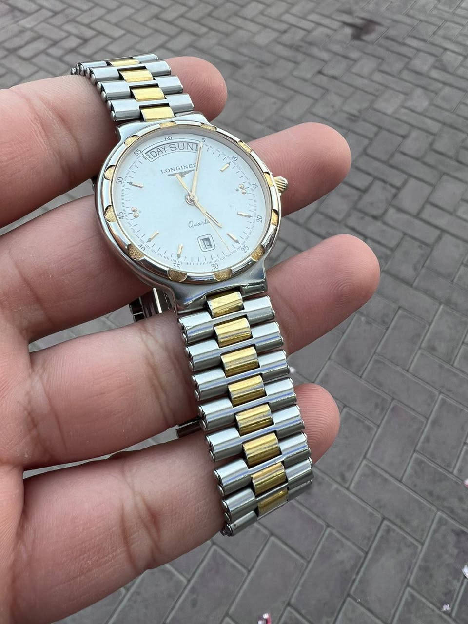 لونجين كونو كويست بطاريه دي ديت ساعه نضيف سعر ٢٥٠$ 
يوجد لدينا توصيل لي جميع محافظات


**إذا كنت صاحب هذا الإعلان وتريد حذفه لأي سبب، رجاءا أرسل رسالة إلى الدعم الفني**