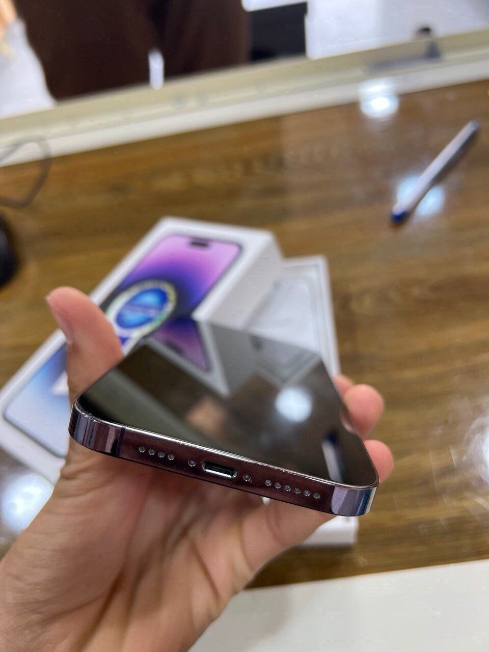 السلام عليكم للبيع 14broMax
جاز كلش نصيف اي عيب ما بي بعده على وضع الشركه 
حاله البطاريه 85
الذاكره 256G
دبل سيم لون بنفسجي السعر 900وبي مجال قليل لطيبين شراي تعال خاص مو سراي اعبر المنشور وتحياتي للجميع اتصال ***********
