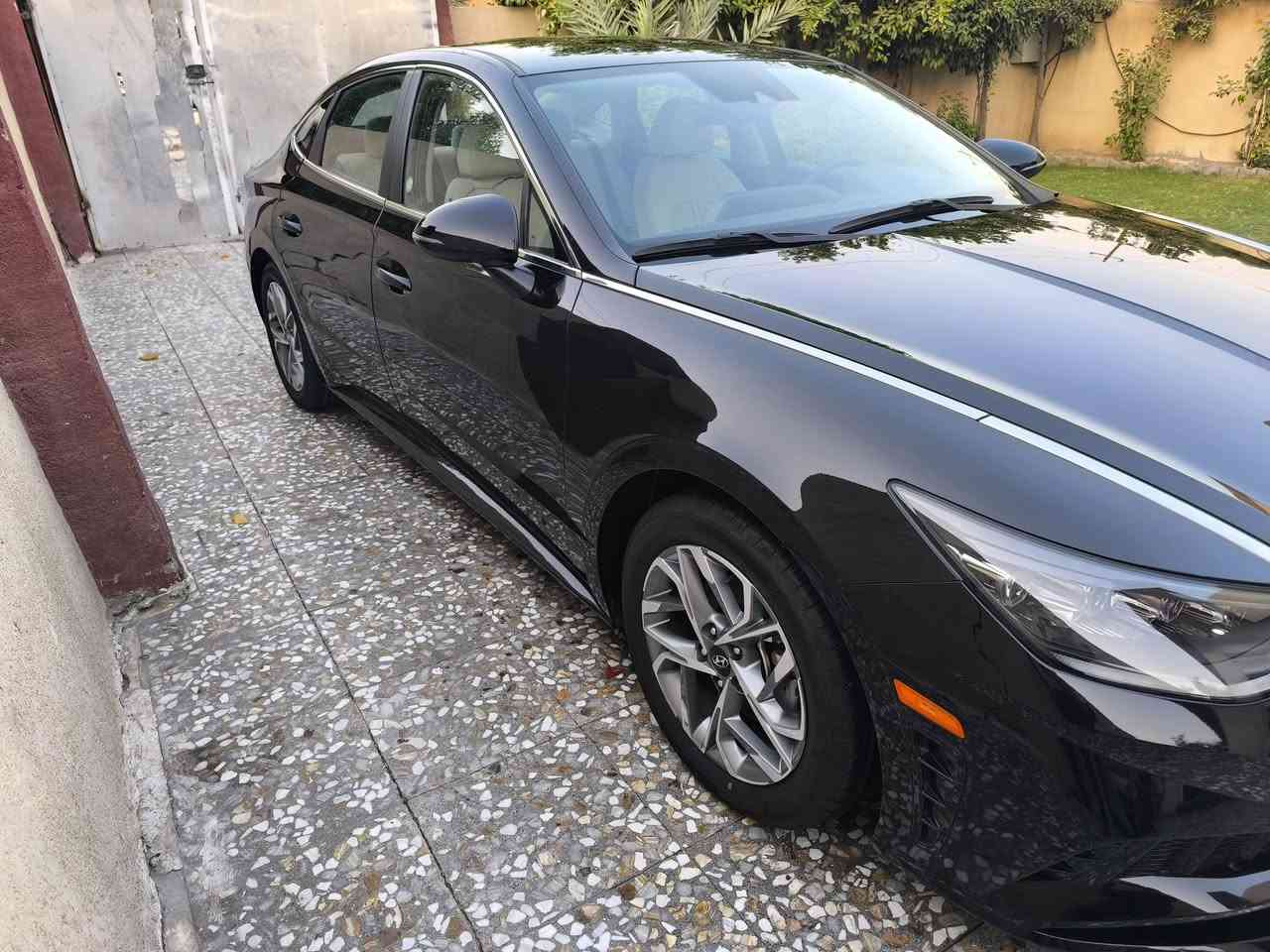 السلام عليكم
سوناتا 2023
محرك 2500 ماشية 35 الف
المواصفات :
بصمة 
 تشغيل عن بعد
 جنطة كهرباء 
رادار 
 تحديد مسار 
تحكم ستيرن 
هاند بريك كهرباء 
نقطة عمياء 
السيارة جديدة جداً 
حادث جنطة خلفي فقط
 البجم كبس كما موضح بالصور 
السيارة بدون صبغ وه قبق الجنطة مبدل بلادي ،
 رقم سليمانيه العنوان بغداد المحموديه تريد وكاله او تحويل
التفاصيل خاص أو الاتصال 
***********
***********
