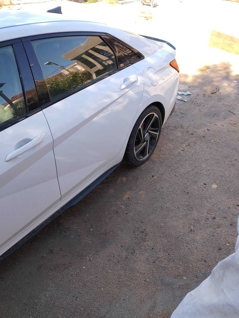 السلام عليكم اللنترا موديل 23 نوع ان لاين أعلى فئه بالالنترا فول مواصفات بصمه مع سقف سلايت رقم بابل دولي معوقين سنويه نافذه لسنه 2029 ضررها الجاملغ الايمن مع بنيد مصلح فقط والباقي مكفول رايدها 165 وبيها مجال مستعجل ع البيع الشراي يتصل ***********
