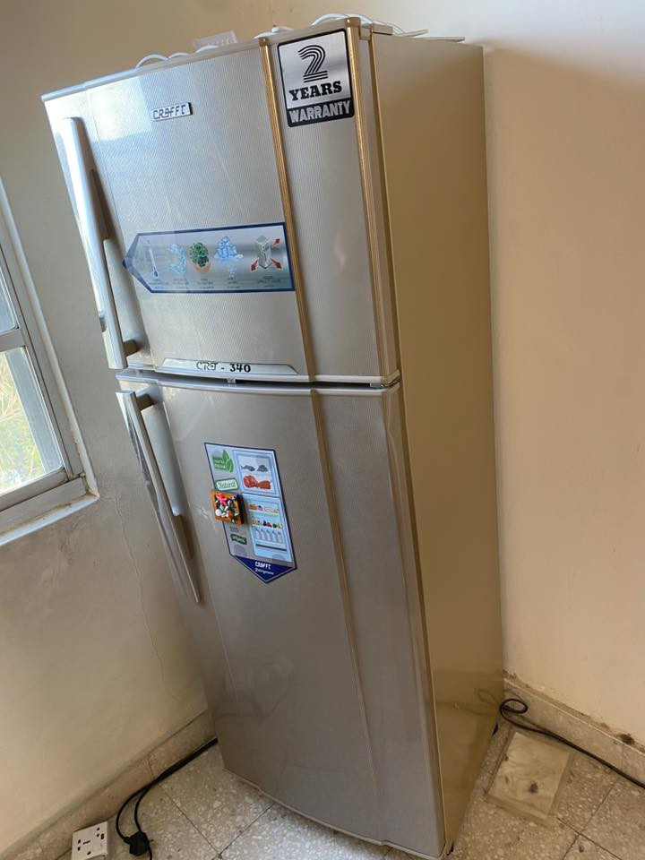 ثلاجه ٢٢٥ جديده كلش
***********
