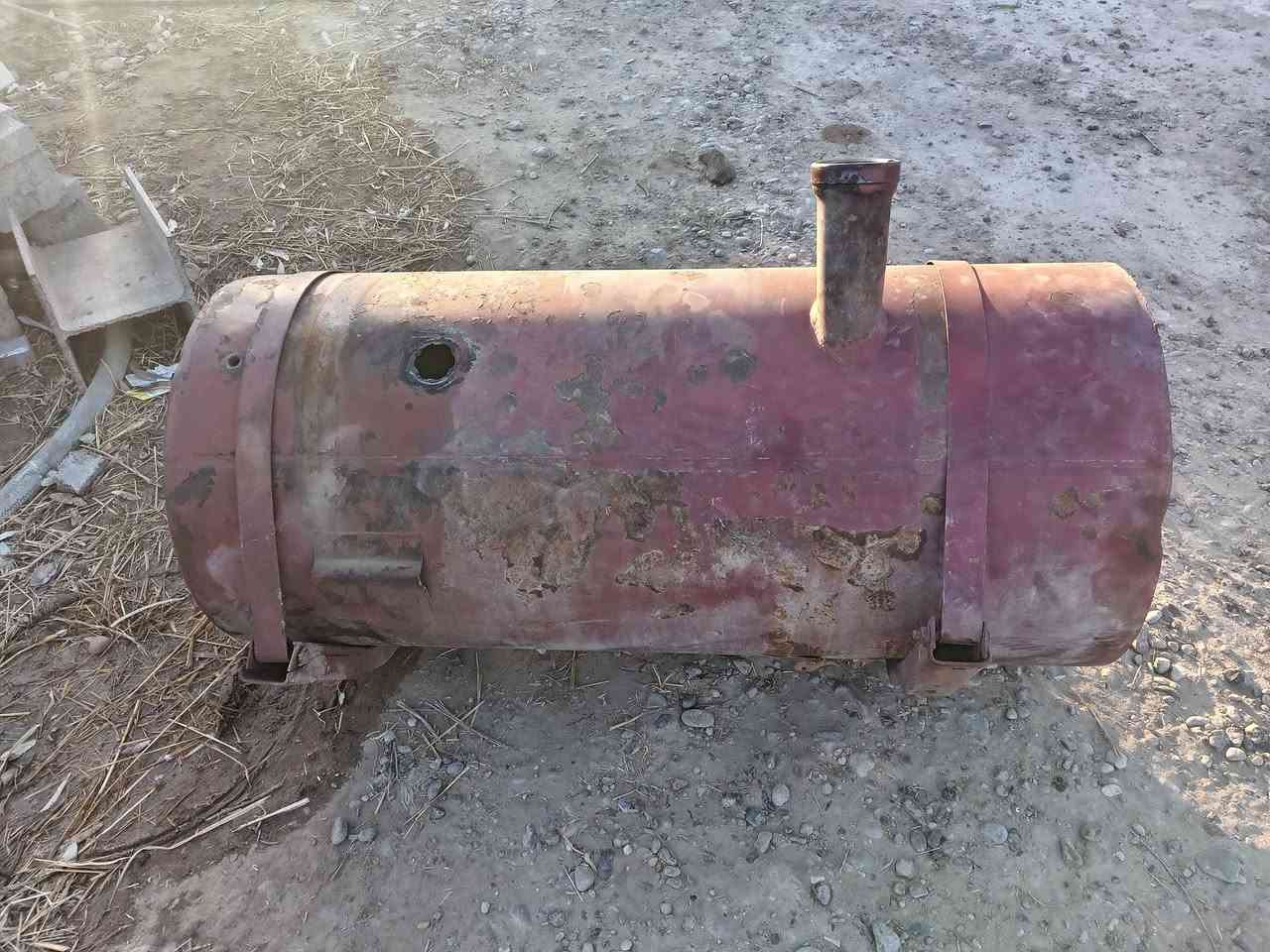 السلام عليكم تانكي دبدوب للبيع ياخذ 300 لتر تاكي نظيف جدا المكان ابو غريب ***********
