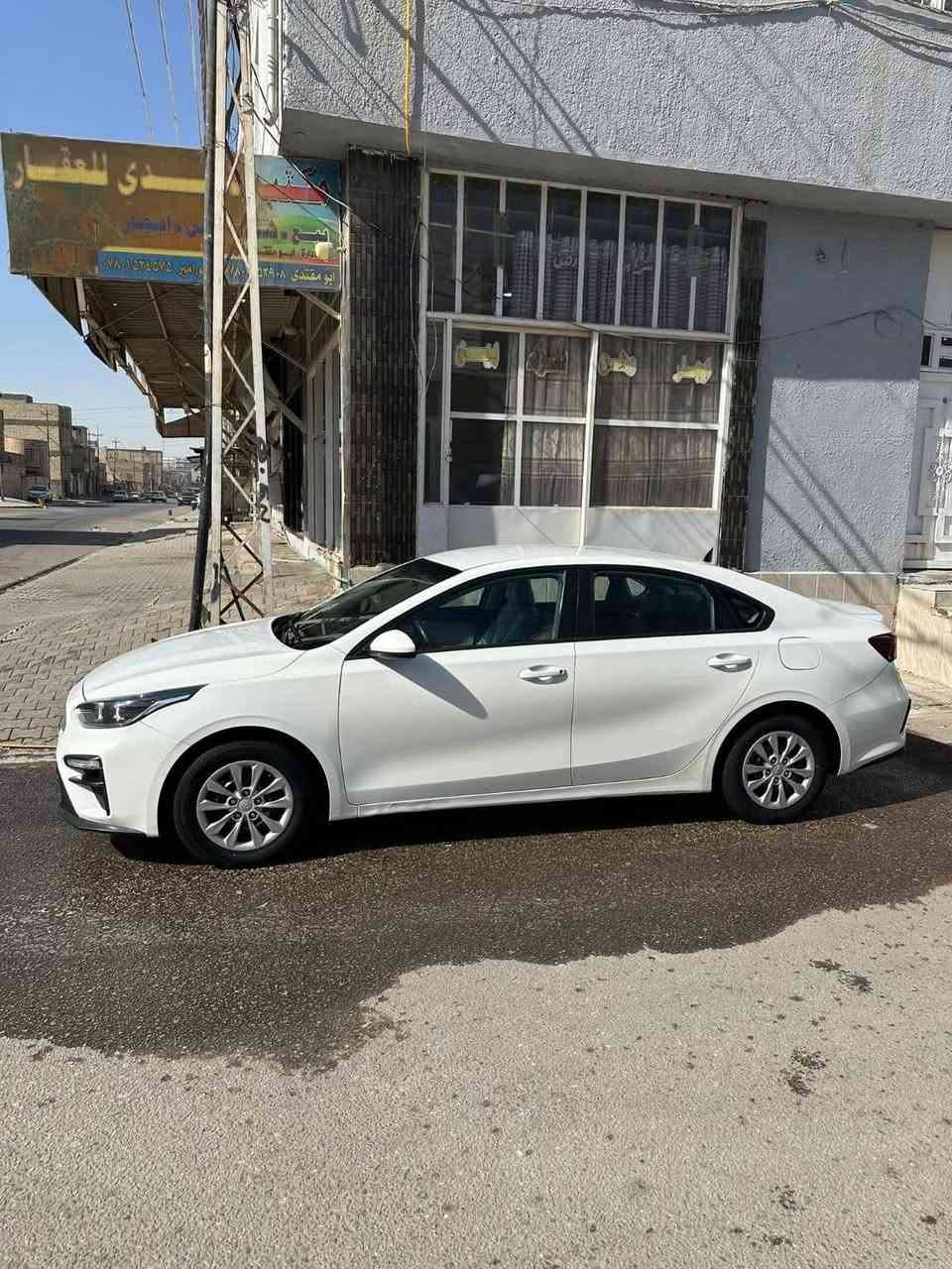 سلام عليكم سيراتو للبيع مديل 2021 خليجي محرك 1600 موصفات معروفة سياره على وضع شركه ماشيه 85 مكفوله كفاله عامه بيه منضومت غاز ام ضمان بسم شركت مهند وكاله تحويل رقم سنويه بعد شهر تسقط  
مكان سياره نجف 
(سعر 158)
الاتصال فقط 
***********
