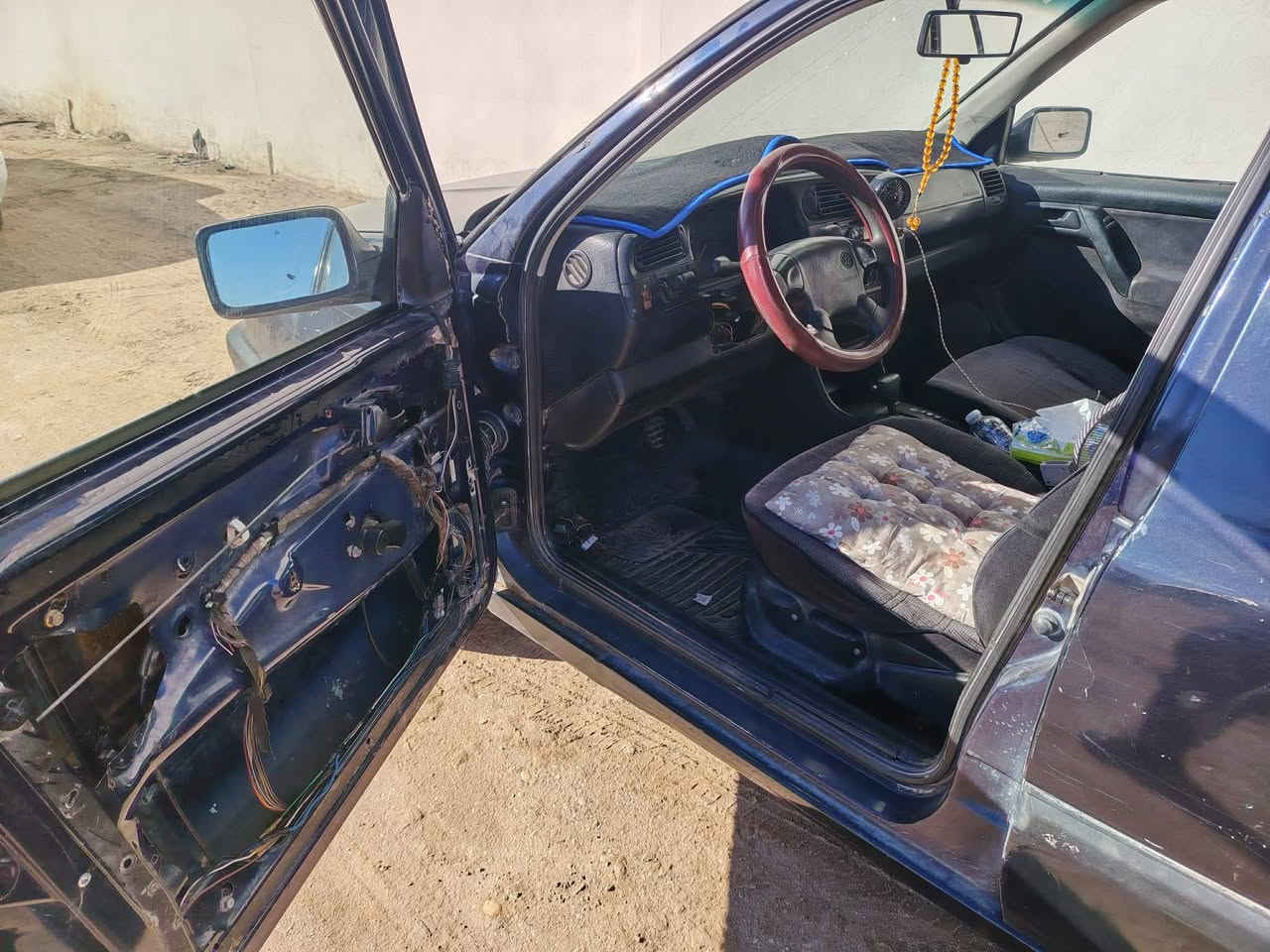 السلام عليكم ورحمة الله وبركاته
سيارة كولف فنتو موديل94
كل شي موضح بالصور 
 وسعرها مناسب 36 نهايتها
رقمي ***********
