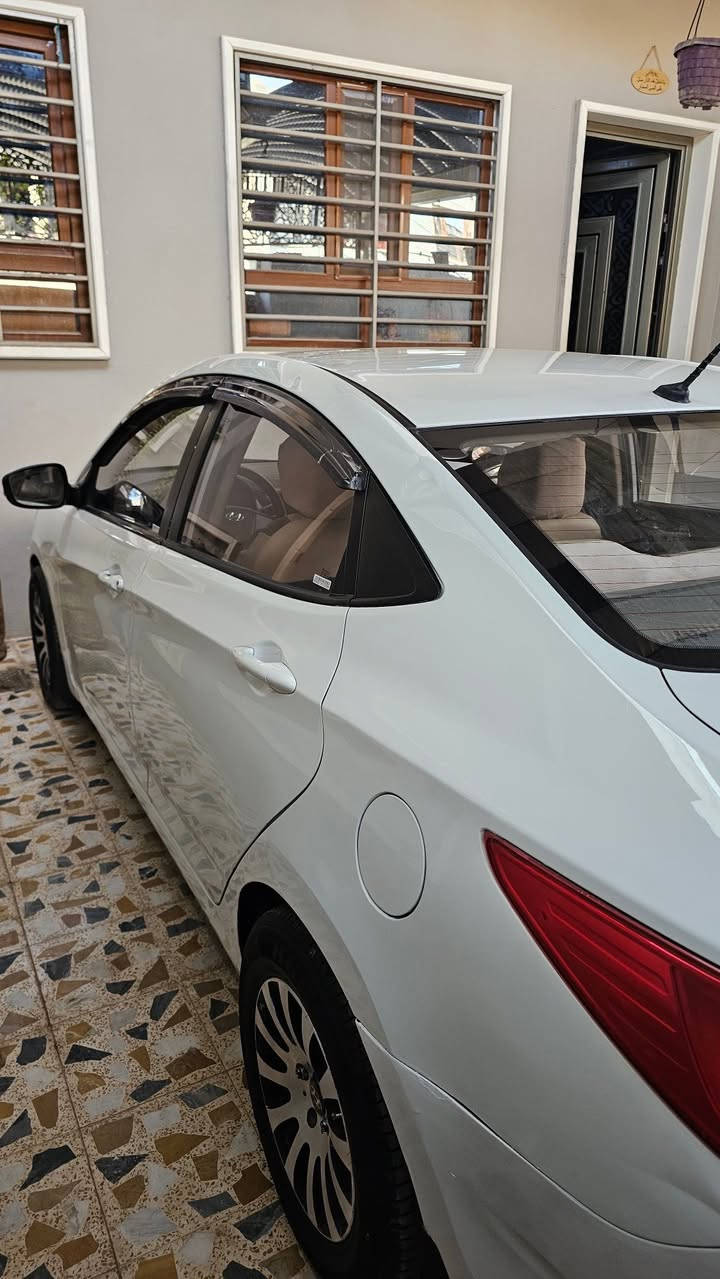 اكسنت 2016 خليجي محرك وكير امريكي 16 جي دي اي ضررها 3 قطع بدون دواخل وبيه قفسات ازغيره بلسقفيه  رقم نينوى اجنبي السعر 90
***********
