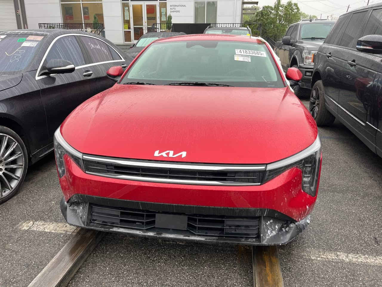 كي فور للبيع حادثه بابتبن مبدل وجاملغ خلفي مصبوغ بجم كبس السياره حلوه وحادثه حلو مستعجل ع بعيته رقم بغداد بئسمي السعر 178 وبيه مجال الي يحب يتصل السياره جاهزه مدوشمه ارضيات ***********
