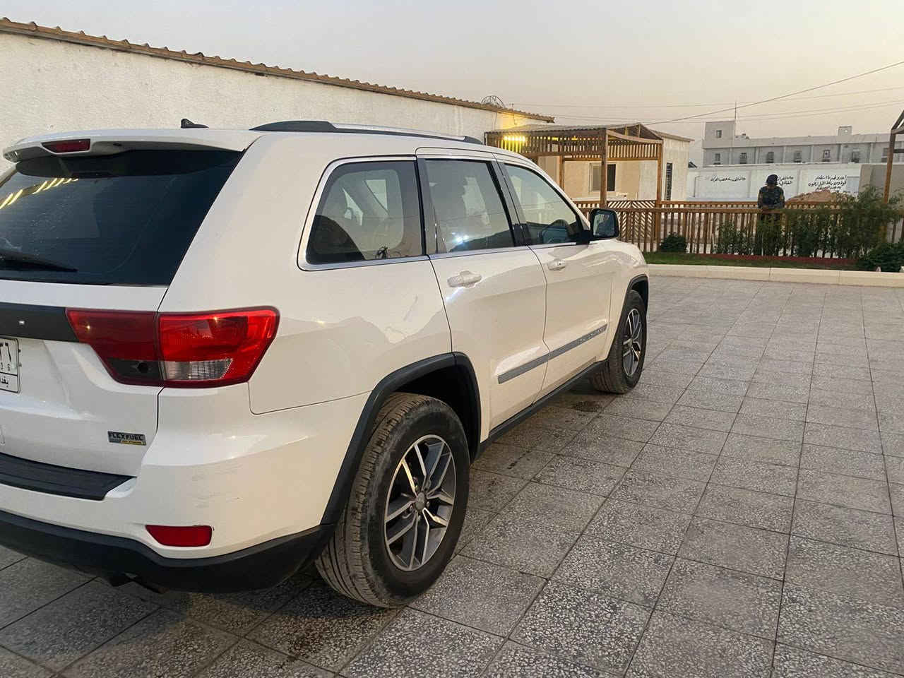 جيب لاريدو كلين موديل 2011
سياره نضيفه مكفولة من الصبغ والضربه رقم بغداد

السعر 165 وبيهه مجال السياره مكانهه الغزاليه

الرقم ***********
