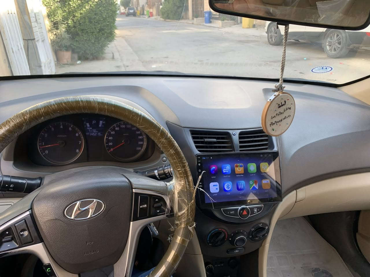 السلام عليكم
للبيع اكسنت خليجي موديل 2011 بلو 
رقم بغداد 
مكينة 1600
فتحة سقف 
تحكم ستيرن 
سعر 90$ 
***********
