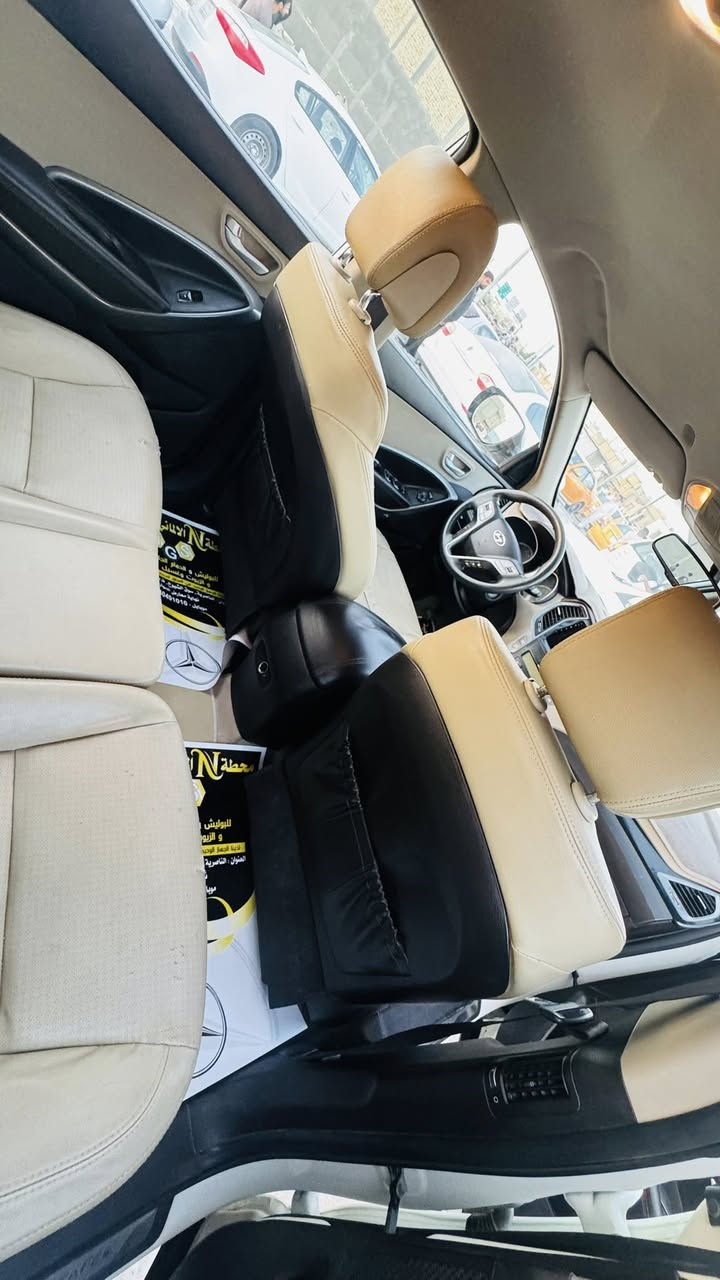 السلام عليكم 
سنتافي خليجي للبيع موديل 2014 سته سلندر 7 راكب رقم ذي قار تحويل ثاني يوم 
مواصفات شاشه حساس خلفي فور ويل كشن جلد كهرباء السياره سويج. رقم ذي قار بيه باب السايق فقط بارد ورش صبغ بدون تبديل بدون اي ضرر داخلي  سعره 162 وبيه مجال قليل للشراي سعر النترا   ***********
