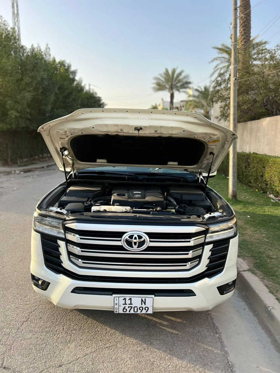 السلام عليكم 🫡 
من رخصة الأدمن المحترم …
للبيع سيارة لاندگروز GXR 
2022 أصل كفالة عامة
فول مواصفات 1/1
معروفه مواصفات الGXR تون تيربو
مكينة وگير تحكمات ستيرن
جهتين مثبت سرعة كشنات جلد حار ☀️
بارد ❄️ كشنات كهرباء تشغيل عن بعد
فور ويل + تو ويل فتحة 7 راكب
رقم السيارة بغداد بأسمي تحويل
في اليوم الثاني 
موقع السيارة بغداد
للتواصل : ***********
السعر :597 $ وبيها مجال .
