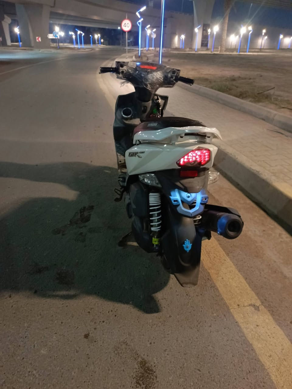 سلام عليكم اخواتي جي تي ار رمبه صار اسبوع دراجه ما يحتاج احجي اريد اروس اب جبلي حسب لقناعه لعنده لا يقصر ***********
