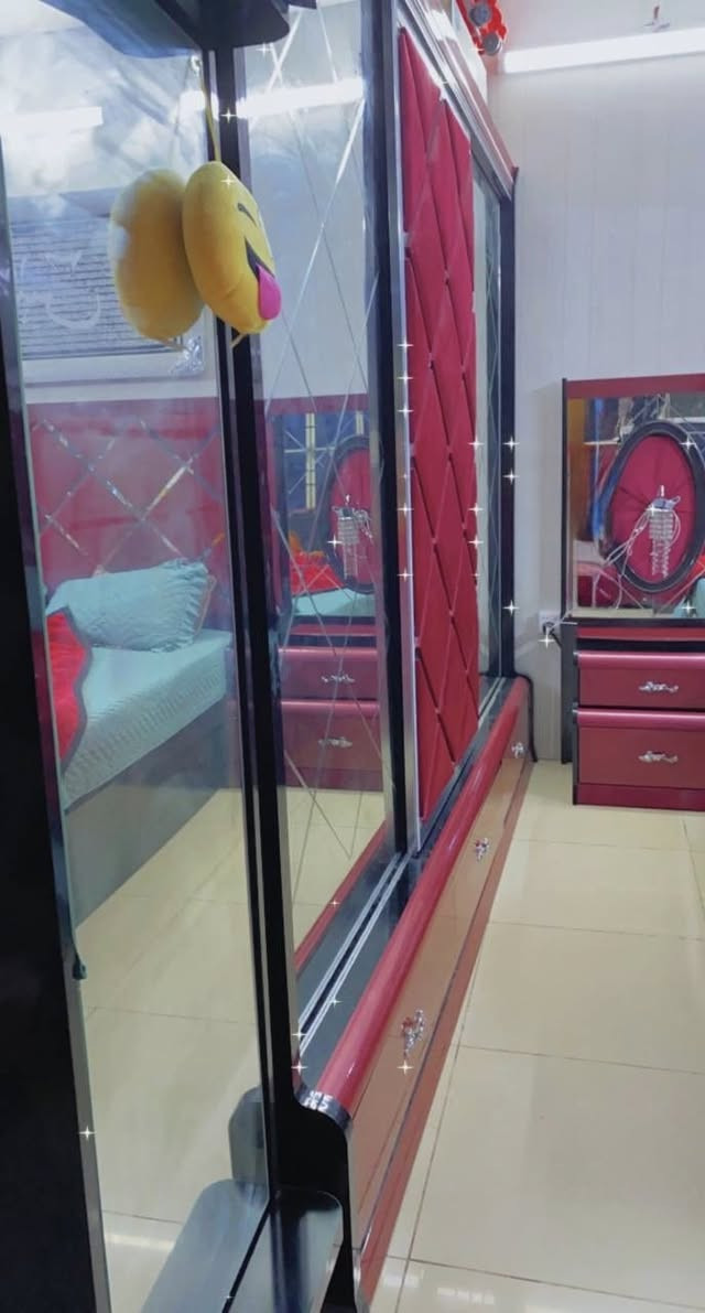 السلام عليكم غرفه نوم تركي مستعمله للبيع بسعر 750 الف وبيها مجال للتواصل واتساب ***********
