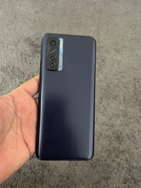 تكنو كامون 17 برو • ٢٥٦ جيجا • ٨ رام