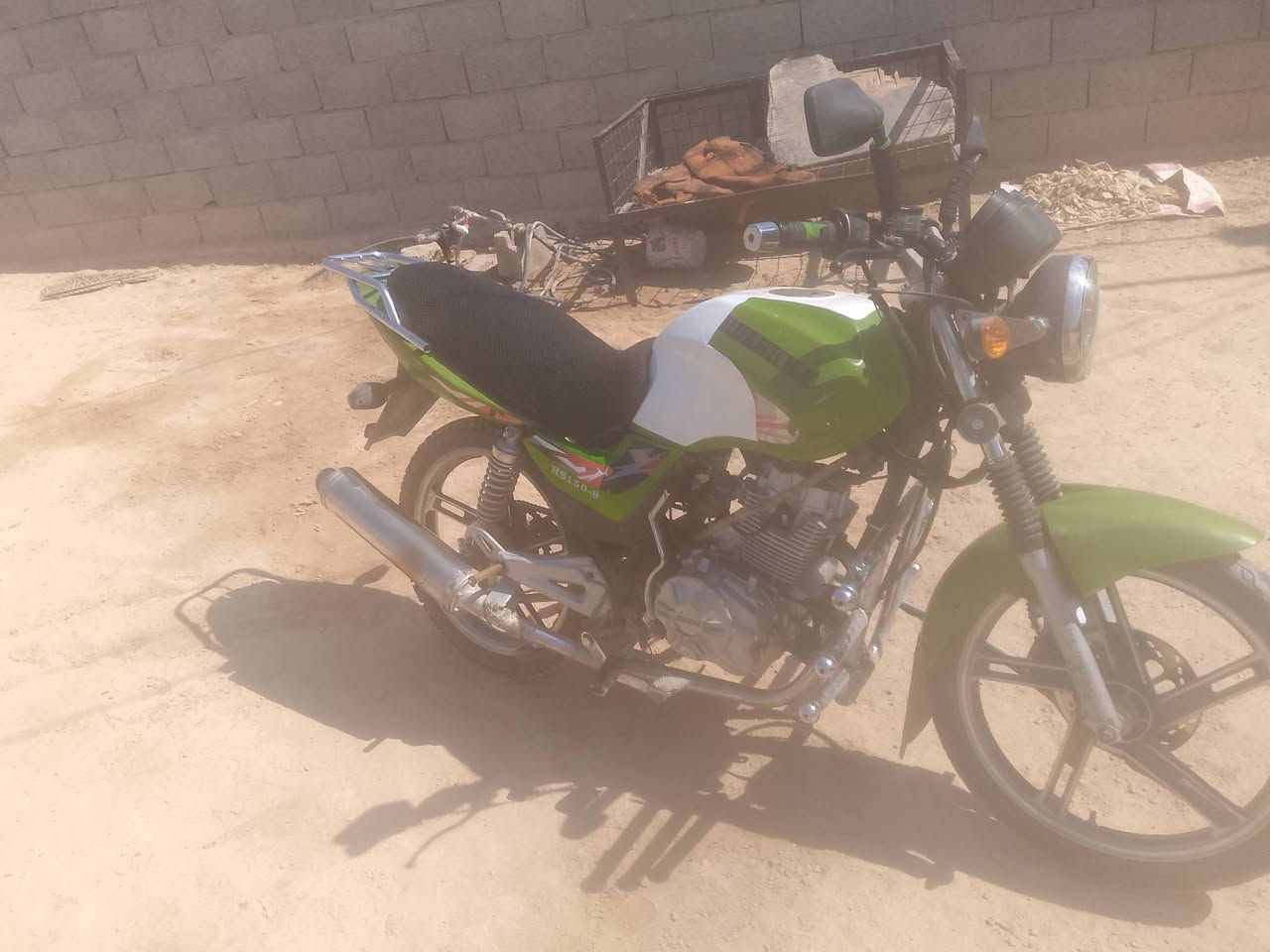 سلام عليكم
موطور 21 
للبيع او مراوس 
سعر 650 
مكان حديثه لحولي 
اتصال ***********

