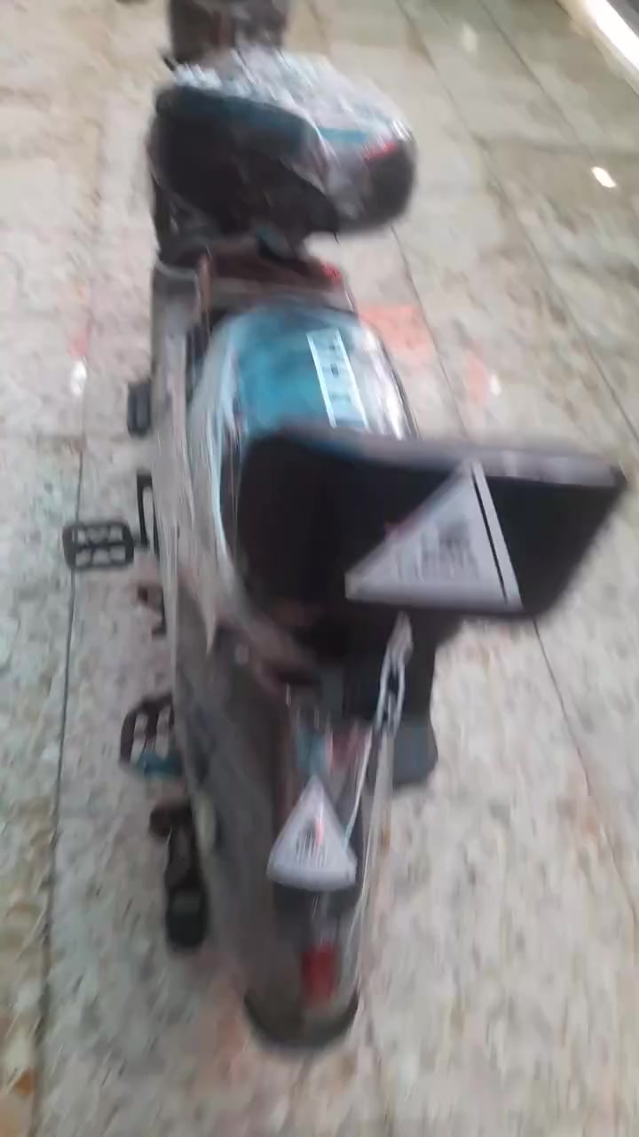 سلام عليكم دراجه شحن نضيفه شلعه ومعدل بطاريات جديده حجم 20 اربع نمر سرعة 85 حقيقيه سعر 250وبيهه مجال مكاني بغداد مدينت صدر قطاع55هاذ رقمي واتساب ***********
