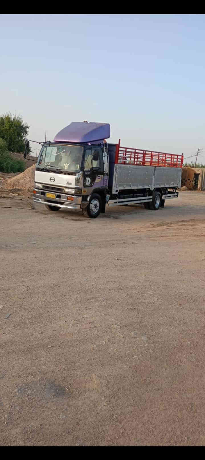 السلام عليكم هينو انكر ثمانين عادي طول سته وربع بلاد تخم تاير 19 ونص رقم بصره تحويل ثاني يوم  وصل ارقام مستلمهن انكليزي سياره جاهزه للعمل السعر 235 والعنوان الشطره الدلال علي العكيلي 
الرقم الهاتف ***********
الرقم الهاتف ***********
