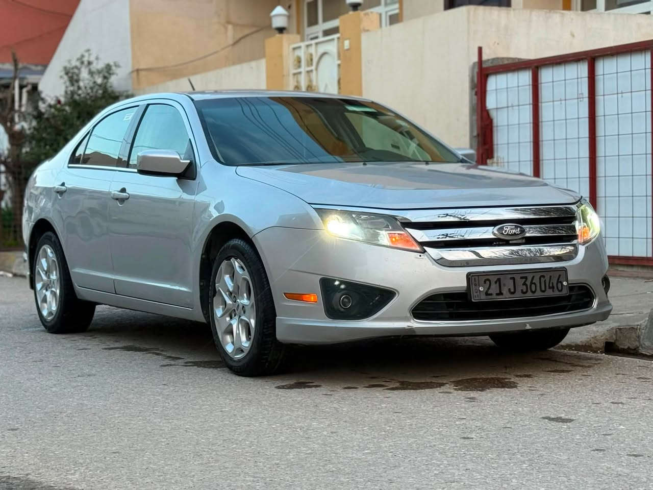 فۆرد فیوژن ٢٠١٠
بێ بۆیاخ تەنها یەک پەڵە ساردی هەیە و هیچی تر 
گێر مەکینە تەبرید بە شەرت نەکراوەتەوە 
تەقە و رەقەی بە شەرت هەموو گیانی تازەیە 
سیستەم سەماعەی مایکرۆسۆفت 
سەنەوی بەسەرچوە 
سعری ٨٥ گەڵاو مەعمەلەیەکی برایانە 
***********
