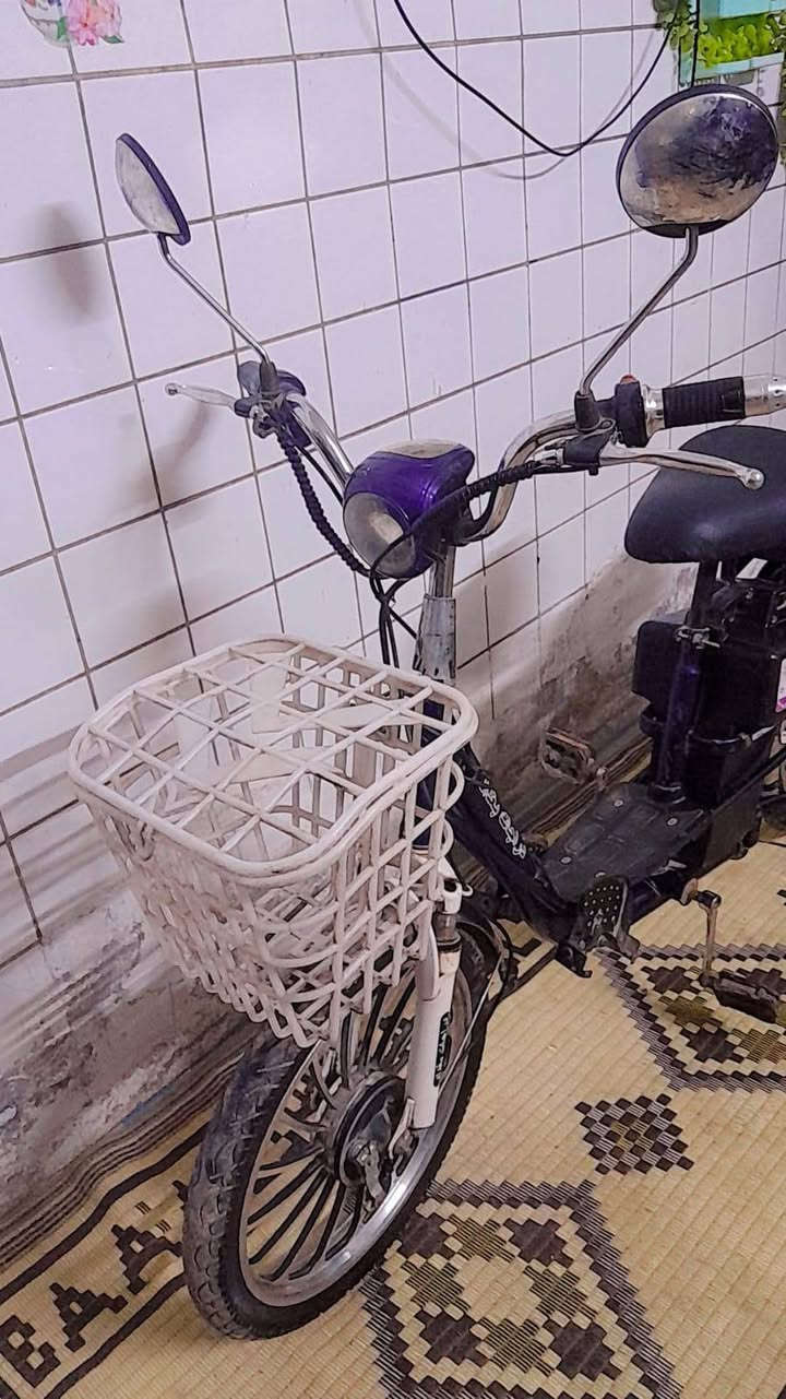 دراجة شحن للبيع حجم ٢٦ شغالة مع شاحنتها الأصلية نقصها بطاريات وهورن العنوان بغداد الخطيب قرب مركز الشرطة السعر ٧٥ الف للاتصال واتساب ***********
