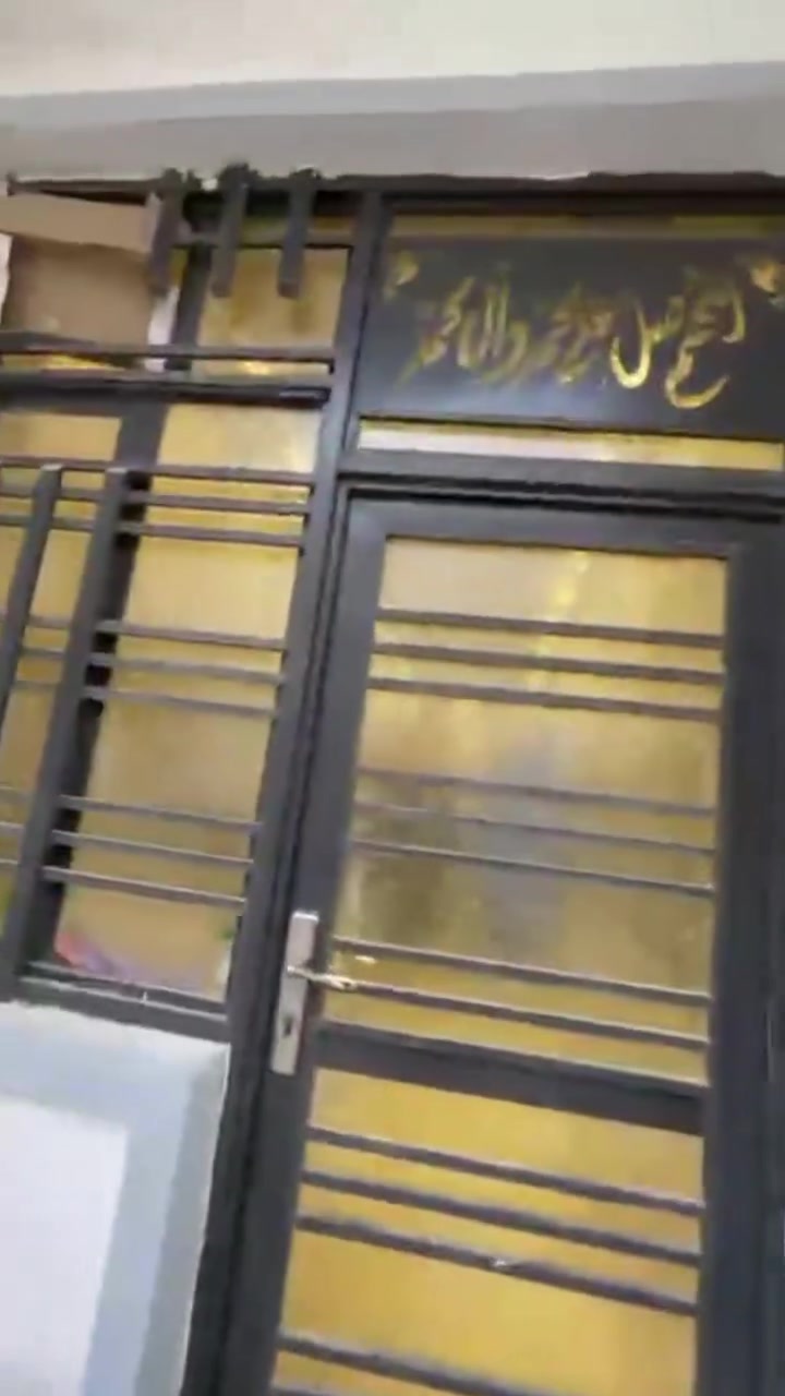 ✨ للبيع – بيت حديث بمساحة مميزة وسعر جدا مناسب ✨
بيت للبيع بمساحة 85 متر مربع واجهة ٦ م مدخلين
الموقع: منطقة الطي – شارع سليم
📌 اول فرع على اليمين ركن الصيدلية بداية نزال سليم 
الشارع بعرض 12 متر
3 غرف نوم كبار جدا واستقبال واسع واحلى من الصور 

🆕 البيت جديد بالكامل وغير مسكون

فرصة ممتازة للسكن أو الاستثمار في موقع هادئ ومناسب وقريب جدا من الشارع العام ١٠٠ متر عن الشارع الرئيسي 
 بسعررررر جدا مميز
📞 للتواصل والاستفسار: مراجعه مكتب الشهد للعقار 
*********** واتساب
