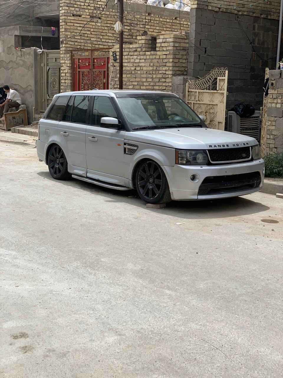 السلام عليكم
رانج روفر موديل ٢٠٠٦ محدث ٢٠١٣

رقم اربيل الدولي 

جكات السياره متصعد 

بيع مستعجل 

السعر ٧٠ وبيها مجال 

بغداد حي اور 

***********
