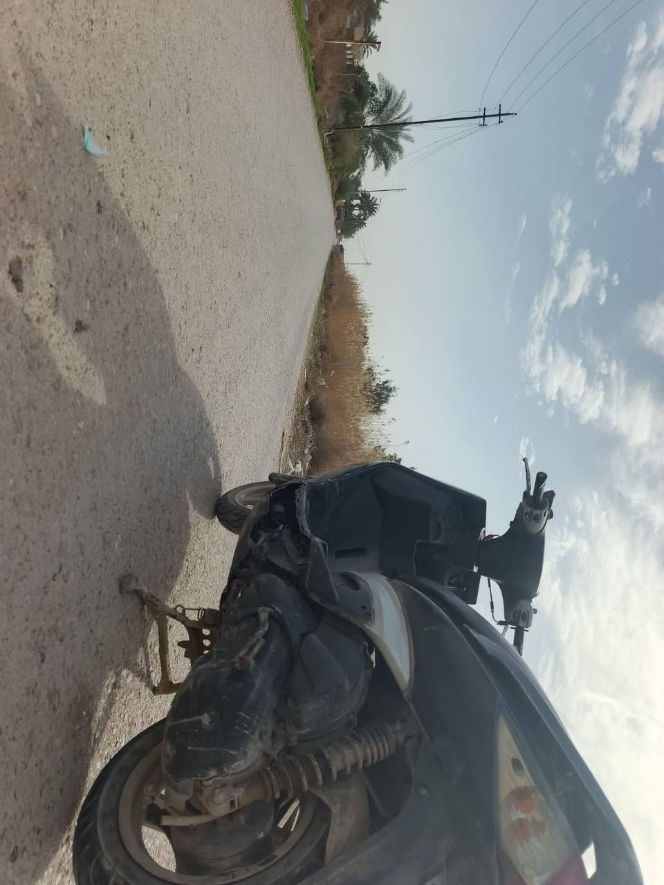 السلام عليكم سكنس فحل موديل 2008نوزل الدراجة خير من الله شلعة معدل لا تنقيص ولا صرف الدراجة يدات رياضي فجوج رياضية بريكاتهة خير من الله  عوزهة بس كفرات دشبولهة موجود تايرات جديدة سعرهة 650وبي مجال حك الجية هاذة رقمي وبي واتساب ***********
