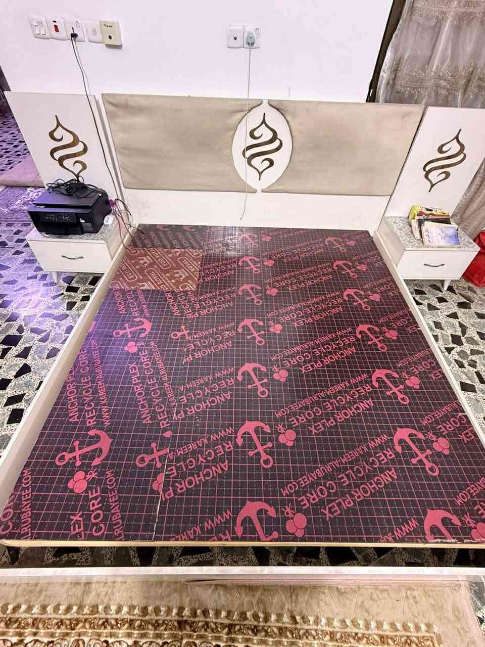 للبيع ٥ قطع غرفه النوم تركي سعر ٣٥٠ وبيه مجال ع خاص 
العنوان الفلوجه النساف البعلوان قرب جسر البعلوان
*********** للإستفسار
