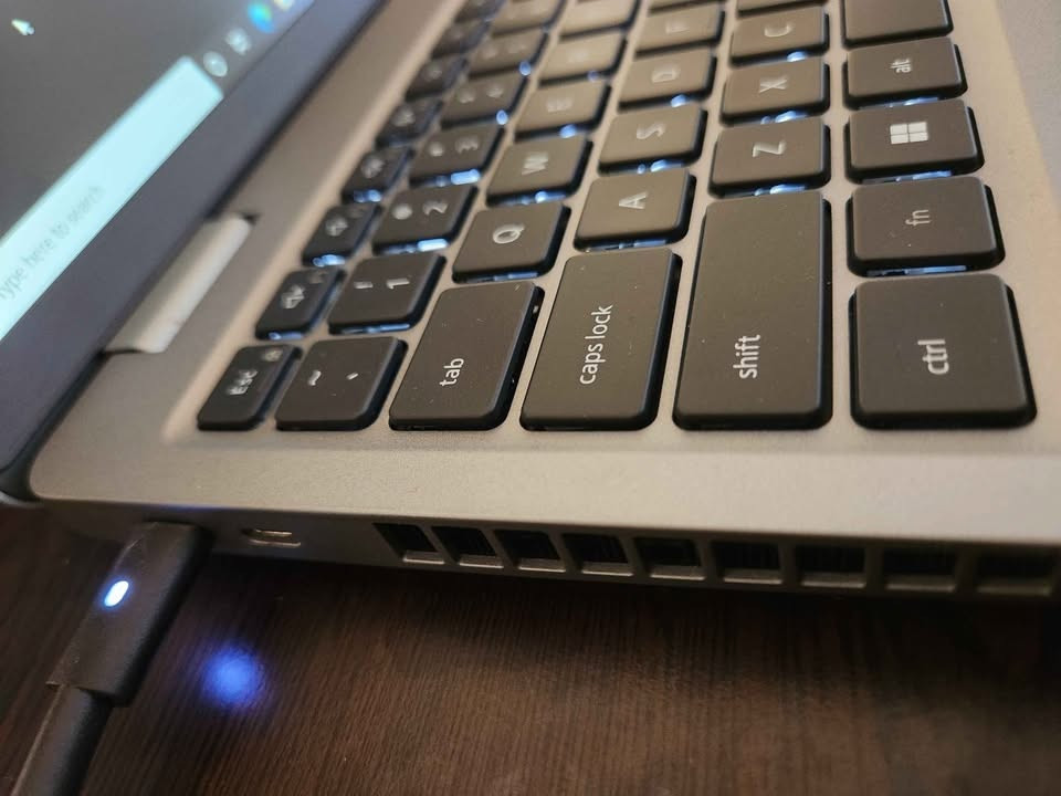 سلام عليكم 

لابتوب ووركستيشنdell precision 3571

 بمعالج i7 H جيل 12 

14 core 20 thread 

مناسب للبرامج الهندسية الثقيلة والمونتاج والالعاب 

كرت شاشة خارجي Nvidia T600 4gb 

وداخلي iris 8gb 

Ram 16 gb DDR5

Ssd nvme 512 

شاشة 15.6 fhd 

نظافة عالية بدون خدش

ضمان شهر 

السعر ٩٥٠ الف 

موجود توصيل للمحافظات

تواصل ماسنجر او واتساب : ***********
