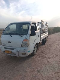 كيا للبيع موديل 2008 سياره جاهزه كل  نقص ما بيها المكينه 2701 تخم تاير...