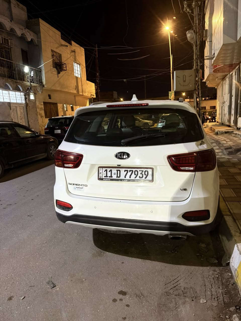 كيا سورنتو خليجي
رقم بغداد مشروع وطني
موديل ٢٠٢٠ شكل ال٢٠ 
دبل شباك شكل الجديد 
لون ابيض 
٦ سلندر ٧ راكب 
فوووووول مواصفات بدون فتحة 
بصمتين: تشغيل وتقفيل 
بردات خلفية اصلية 
الباب الخلفي كهربا
كشنات جلد اصلي لونين
كشنات ٢ كهرباء
شاشة كبيرة اندرويد 
جي : بي: اس : خرائط طرق 
كامرة دوارة اصلية 
حساس امامي وخلفي 
مري شفط مع القفل 
تحكم استيرن فول 
حاكية : ابلوتوث: اوكس 
كيجات السرعة زئبقية 
شاشة الدشبول الكترونية 
نظام ايكو درايف 
نظام سبورت ورياضي وعادي 
تبريد ابيانو لمس 
تبريد ٣ قطع ثلج 
مانع انزلاق وانحدار 
اضواء ترحيب بليدات 
علامة سورنتو بلدوسة 
لد امامي وخلفي 
لايت زنون اصلي 
اشاير بلمري 
يدات نيكل اصلي 
ويل اكروم ١٩
تخم تاير جديد لك 
ماشية 105 اصلي  
كير ومكينة وصدر وحدادية وتبريد كفالة عامة 
سيارة جديدة ومال بيت مابية اي نقص 
الرقم الدولي الجديد/ هزة جديدة/  البصمة الثانية ممستخدمة// 

***********
