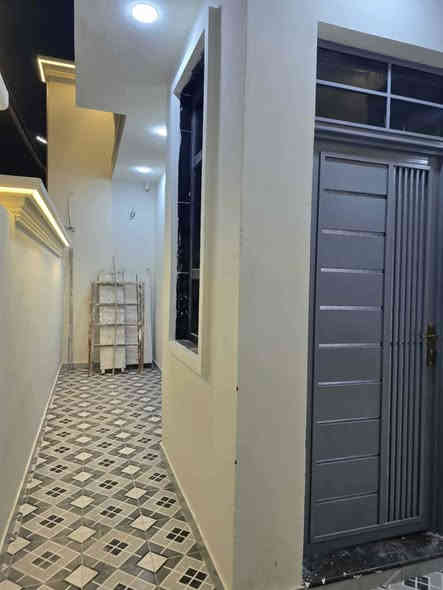 🏡 بيت للبيع_بناء حديث غير مسكون كونكريت مسلح
الديوانية / بداية مجمع توحيد العفلوكي طريق السنيه السياحي وره سكة القطار . 
🔸طابو زراعي سند 25  . 
المساحة 200م² – طابق واحد
🔹 2 غرفه نوم + استقبال + صالة
🔹 3 صحيات
🔹 مطبخ 
📞 للاستفسار: [***********]
🔸 او مراسـلة الصـفـحـة
