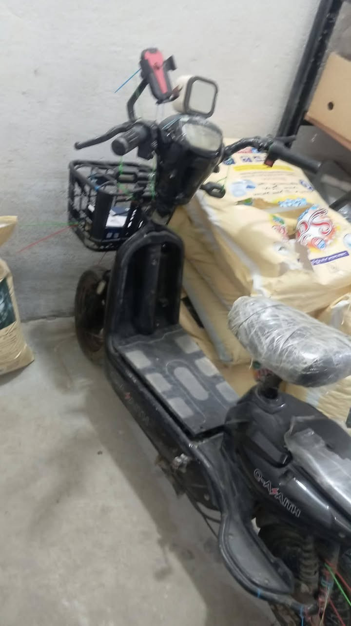 السلام عليكم دراجه شحن للبيع حجم الكبير شغاله اي خلل مابيها فقط بطاريه دراجه سعرها 160 ملاحضه فقط بطاريه لي يحب يتواصل ع رقم ***********
عنوان حصوه طريق الدائره
