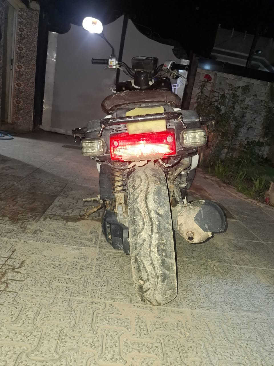 السلام عليكم دراجة بيكم نوزل للبيع فقط السعر 200الف بيه مجال قليل حك الجية بيه صوت بلمحرك موضح بلفيديو مكاني مدخل الرحمه المجمع الصناعي الاستفسار الاتصال على هذا الرقم ***********
