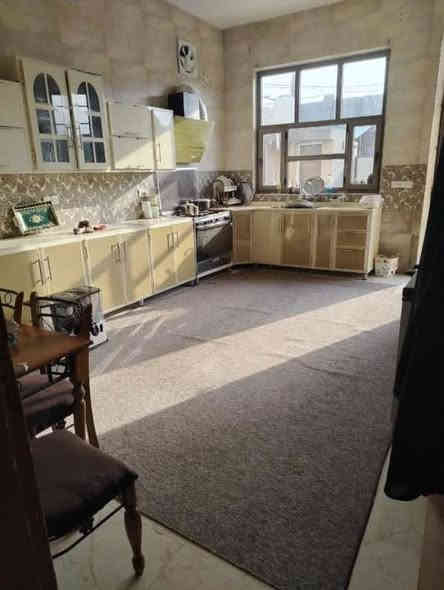 سلام عليكم 
بيت مساحه 300م 
وجه 15 نزال 20 بناء درجه أولى 
سنه البناء 2021/2020 طابوق 
المكان حي الأسرى الزراعي قرب حسينيه ابا الحسن قريب عل شارع الرئيسي 
تفاصيل متكون البيت من 2 غرف نوم واسعه واستقبال معزول وهول معزول وصاله داخليه ومطبخ وصحيات داخليه وخارجيه وحديقه وكراج خريطه حلوه ومرتب 
السعر 135 وبي مجال للأستفسار الأتصال على 
***********
