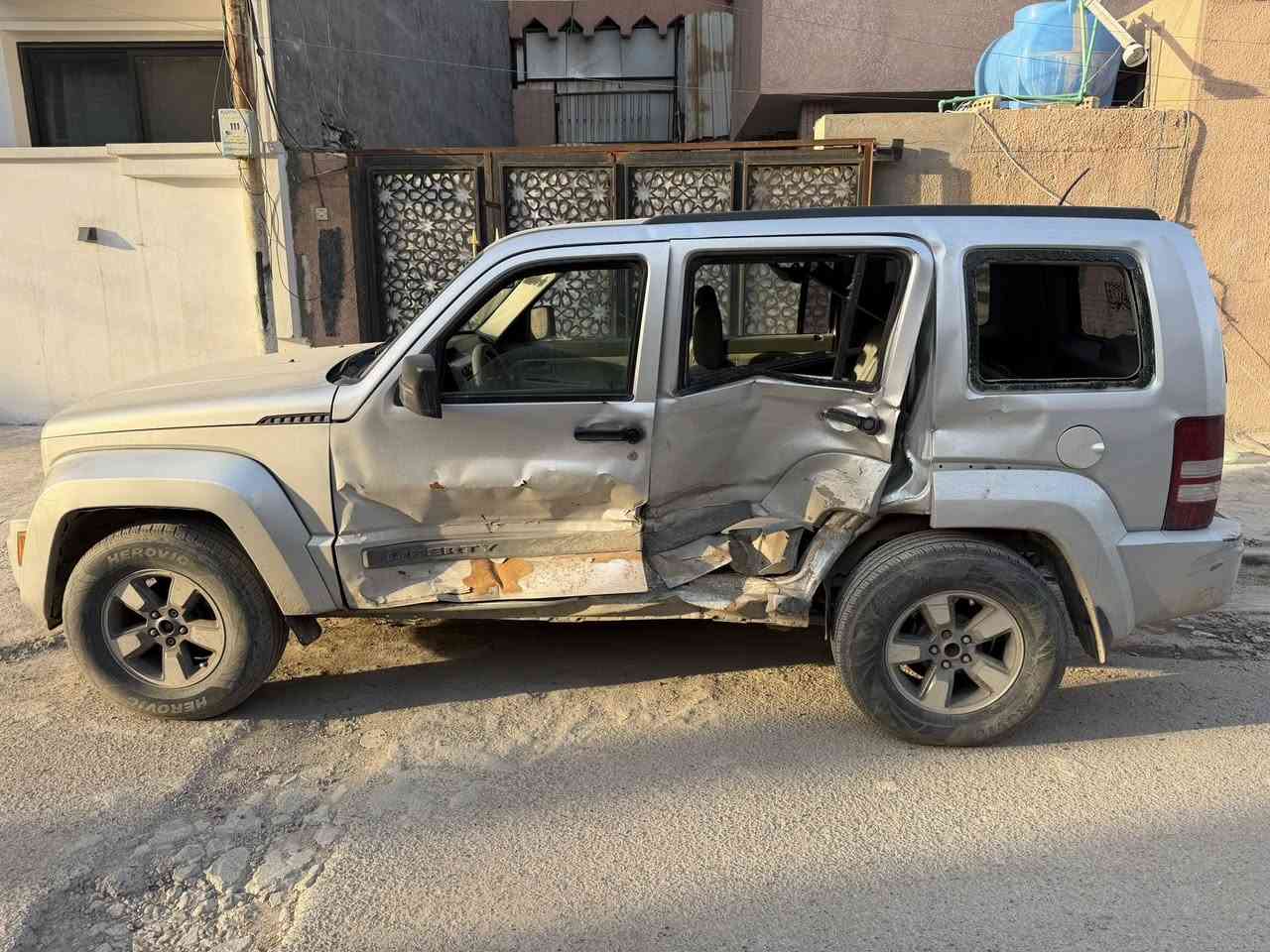 السلام عليكم جيب لبرتي 2008 رقم بغداد عله حادثهة شغاله وتمشي السعر 65 العنوان بغداد الدوره 

‭0773 795 5709‬
