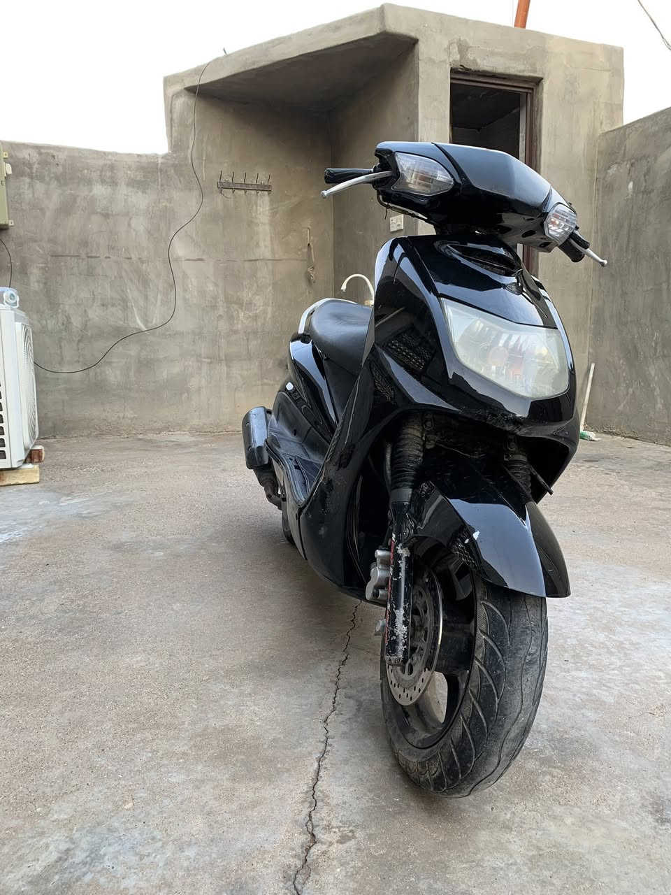 لسلام  عليكم سكنس نثيه 140بلاديه كامله من كلشي كهربائيات كله شغاله سلف هندر دراجه مكينه بلاديه ناعمه شلعه ومعدل السعر 550وبيها مجال 
العنوان جسر ديالى الجديد 
***********
