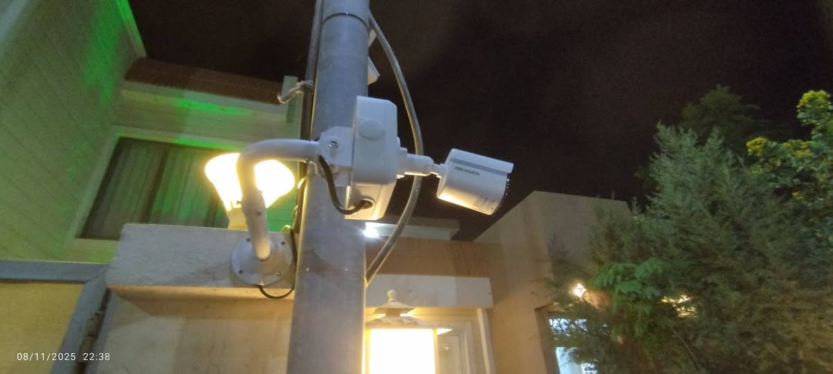 السلام عليكم هذا جزء من أعمالنا في تنصيب الكامرات 
تنصيب صيانة تنصيب صحن الستلايت  تثبيت شاشات أعمالنا في جلولاء سعدية خانقين
أي استفسار مراسلة الصفحة أو الاتصال 
***********
