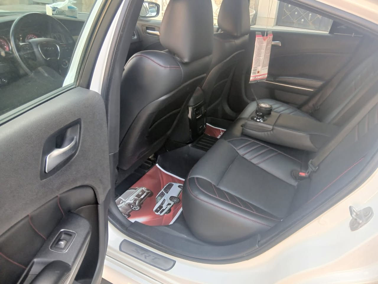 ا
السلام عليكم
جارجر هيمي  5700 موديل2016 بغداد باسمي 
اصلها كلين ومن امريكا بيها كلير باب السائق يعني بدون فتح وبدون صبغ وهنا صار بيها بارد بالجاملغ الامامي فقط 
السعر  21 
مكان السيارة بغداد 
الاتصال  ***********
