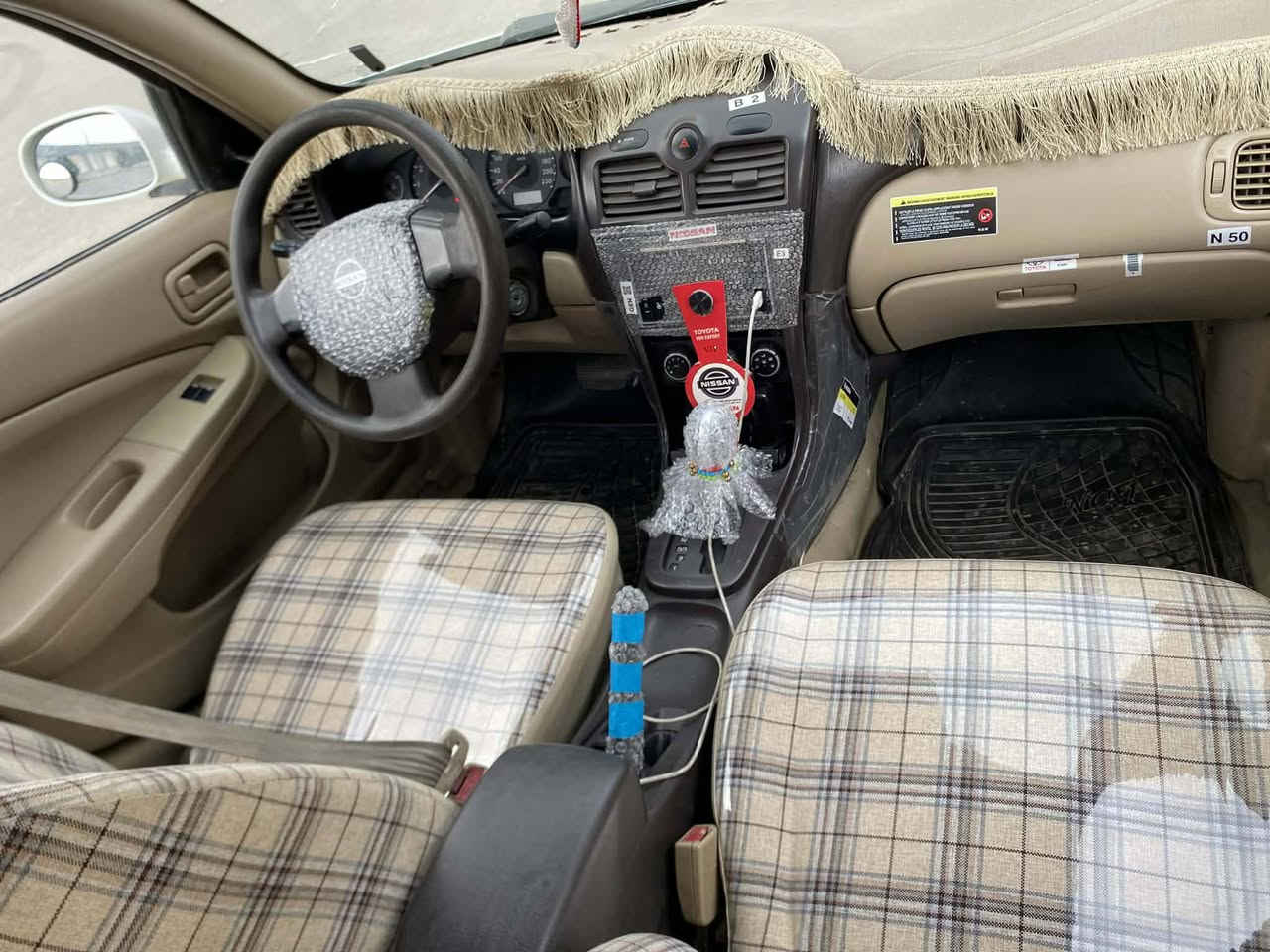 (بِسْمِ اللهِ الرَّحْمَٰنِ الرَّحِيمِ)
نیسان  صەنی کۆری
مودێل 2009
گیر ئۆتۆماتیک 
یەک پارچە بۆیاخ بێ ناوگرتن
سەیارەک بەس ماشالله ئه ویت 
سەیارەکە تازە پێشودوای داگیراوە 
 تبینی.سەیارەکە هی مەعرز نییە  
سەنەوی بەسەرچووە
ڕەقەمی خاوەنی ***********
