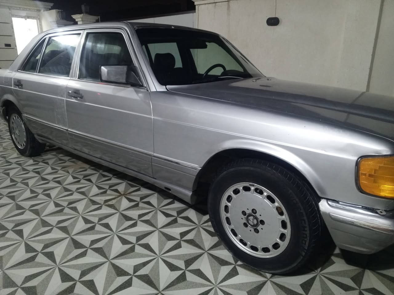 سلام عليكم مارسدس مديل 1990 حجم SE 560
محرك محور 3000 vvt
مكان سياره كربلاء 
سعر 50 وبيها مجال 
للتواصل ***********
