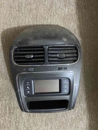 شاشة مال جورني من موديل ١٢ وفوك هيه والكفر والcd قيم واخذ مابيها شي شغ...