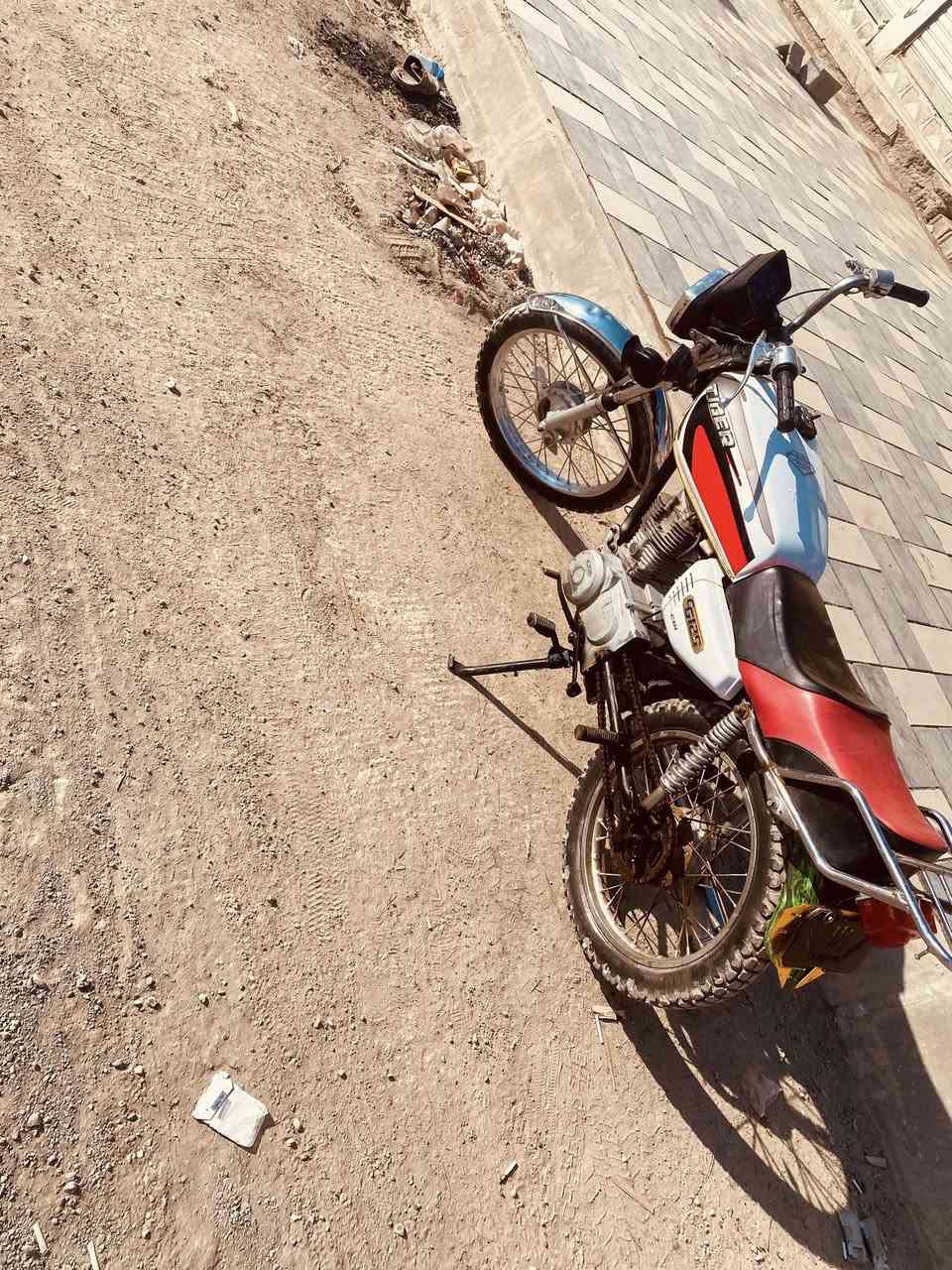 سلام عليكم
دراجه اراشه للبيع 
موديل٢٠  مجفته مره وحده دراجه 
كامله بس نقص اشاير 
لباقي كفاله بدون اورق  بس اكفلك سرقه وعشاير للبيع سعر ٣٠٠بيها مجال مكان الرحمه متواجد خاص


**إذا كنت صاحب هذا الإعلان وتريد حذفه لأي سبب، رجاءا أرسل رسالة إلى الدعم الفني**